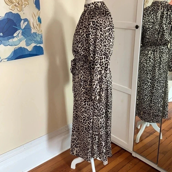 LOFT Silky High Neck Elastic Waist Classic Animal Print Dress - Size 10P - Picture 7 of 12